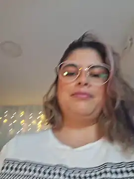 Juliietha servas online show from March 2026 09:44:02 PM