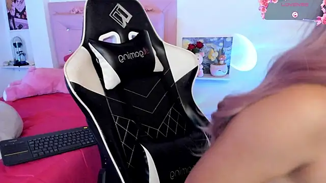 little jade online show from November 2025 06:51:01 PM