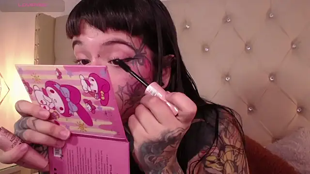 SylveonFox online show from December 2024 01:17:01 PM