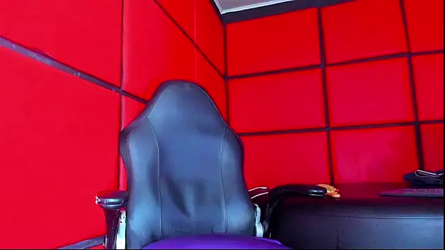 Haileybieberr online show from February 2026 09:11:02 PM