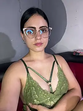 Azuna25 online show from February 2026 07:59:02 PM