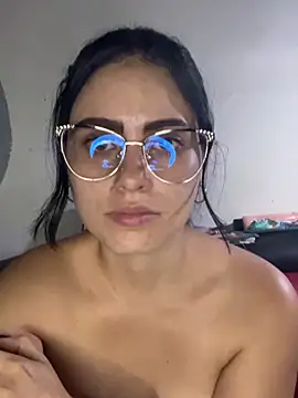 Azuna25 online show from March 2026 02:04:02 AM