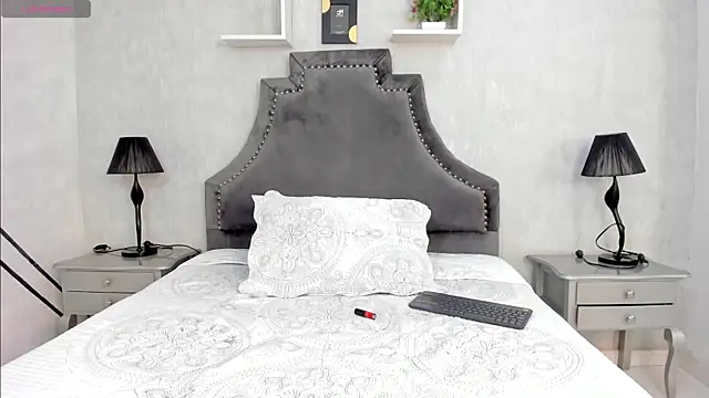 LaurenSnow online show from November 2025 03:36:02 PM