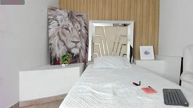 LaurenSnow online show from April 2026 03:03:02 PM