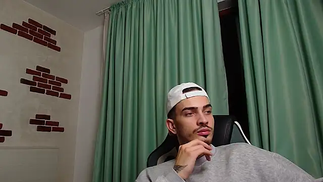 Snapshot of BrandonTate chatting on December 2024 04:17:01 PM BrandonTate online show from December 2024 04:17:01 PM