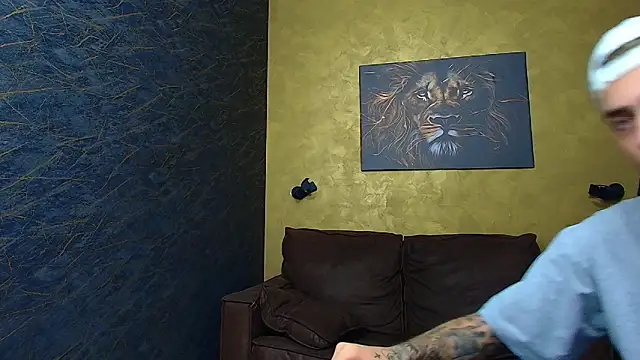 Snapshot of BrandonTate chatting on September 2025 04:45:02 AM BrandonTate online show from September 2025 04:45:02 AM