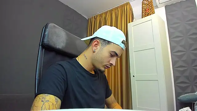 Snapshot of BrandonTate chatting on September 2025 09:20:01 AM BrandonTate online show from September 2025 09:20:01 AM