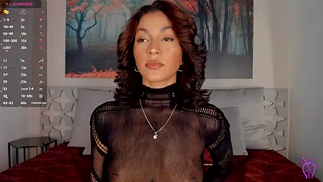 Snapshot of LunaRuso chatting on January 2025 07:26:01 PM LunaRuso online show from January 2025 07:26:01 PM