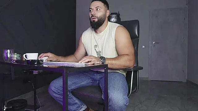 mattmasterss online show from October 2025 07:09:02 PM