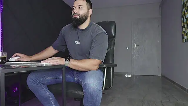 mattmasterss online show from December 2025 06:55:02 AM