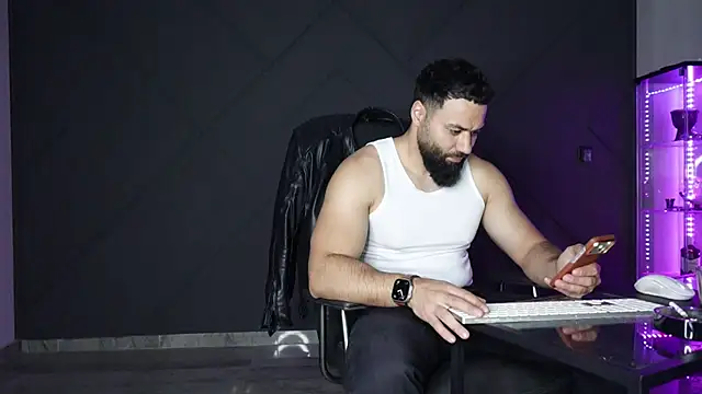 mattmasterss online show from April 2026 07:04:02 PM