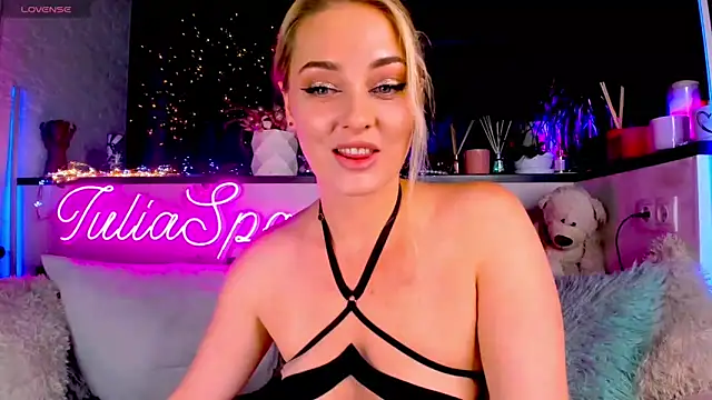 Snapshot of _JuliaSpace_ chatting on December 2024 03:56:02 PM JuliaSpace online show from December 2024 03:56:02 PM