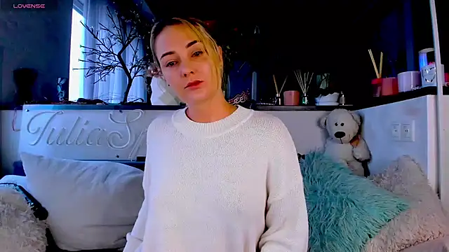 Snapshot of _JuliaSpace_ chatting on December 2024 10:56:01 AM JuliaSpace online show from December 2024 10:56:01 AM