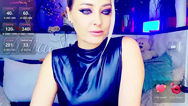 Snapshot of _JuliaSpace_ chatting on September 2025 04:56:01 PM JuliaSpace online show from September 2025 04:56:01 PM