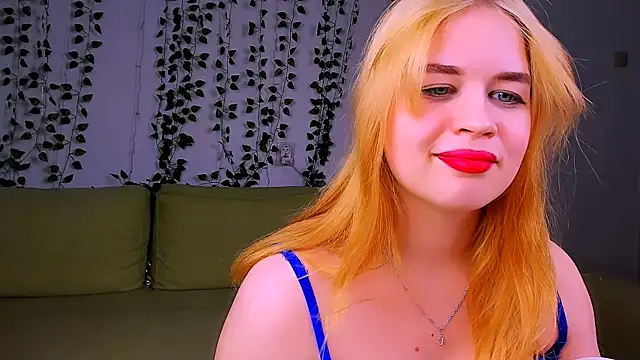 Snapshot of AlicePopsy chatting on February 2025 06:04:02 PM AlicePopsy online show from February 2025 06:04:02 PM