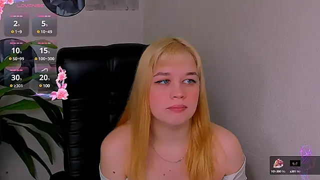 Snapshot of AlicePopsy chatting on March 2025 10:30:02 AM AlicePopsy online show from March 2025 10:30:02 AM