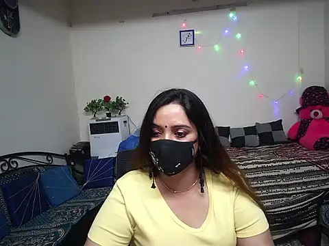 Arushisingh8888 online show from February 2025 01:05:01 PM