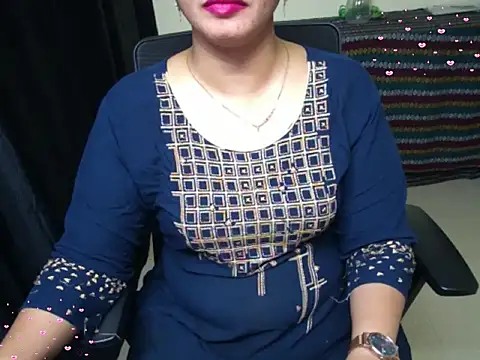 Arushisingh8888 online show from December 2025 01:09:02 PM