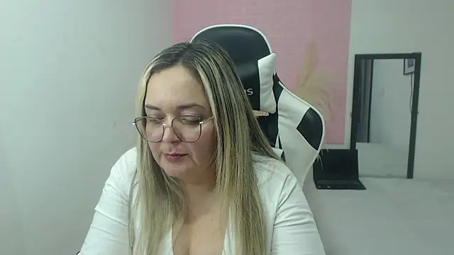 Snapshot of samy_vsn chatting on June 2026 07:42:01 PM samy vsn online show from June 2026 07:42:01 PM