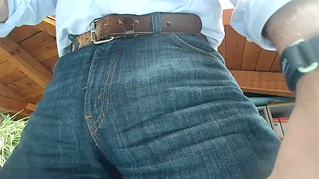 TWENTYONE0021 online show from March 2025 01:03:02 PM