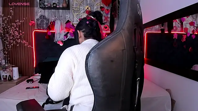 Snapshot of Neko_Misaki chatting on March 2025 11:44:02 AM Neko Misaki online show from March 2025 11:44:02 AM