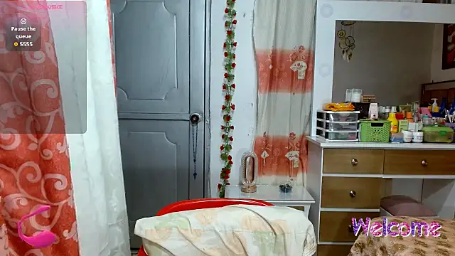 latinahot963 online show from October 2025 08:48:01 PM