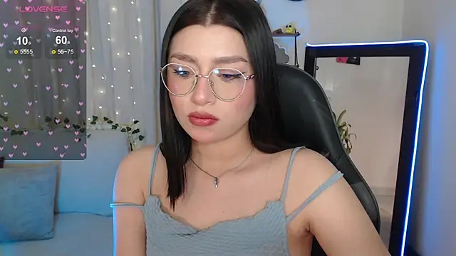 mily thomson b  online show from November 2025 07:13:01 PM