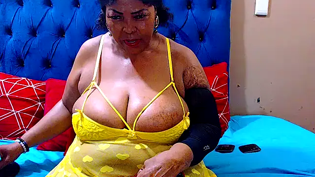 Snapshot of ebonycandy10 chatting on March 2025 05:02:01 AM ebonycandy10 online show from March 2025 05:02:01 AM