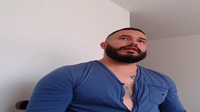 Snapshot of alexandergranda71 chatting on January 2025 03:44:01 PM alexandergranda71 online show from January 2025 03:44:01 PM