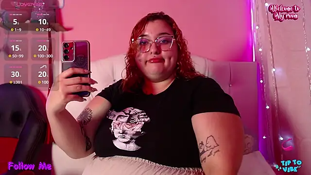 Snapshot of HECATE_23 chatting on March 2025 01:12:01 PM HECATE 23 online show from March 2025 01:12:01 PM