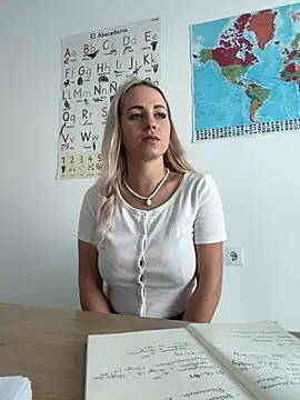 streetdoll online show from January 2025 04:08:01 PM