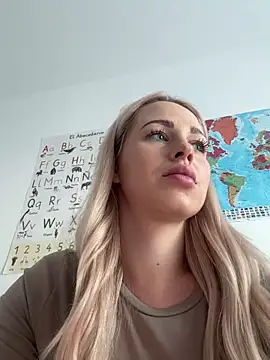 streetdoll online show from January 2025 04:32:02 PM