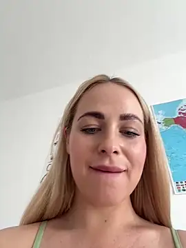 streetdoll online show from March 2025 09:13:02 AM