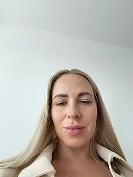 streetdoll online show from October 2025 01:40:02 PM