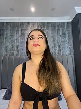 ThaniaJones online show from February 2026 12:01:01 PM