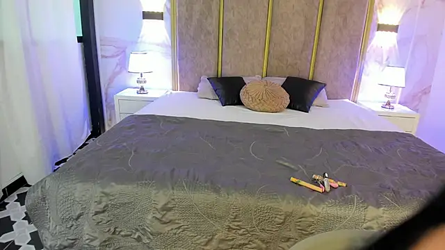 PaulinaDuarte online show from November 2025 11:42:02 AM