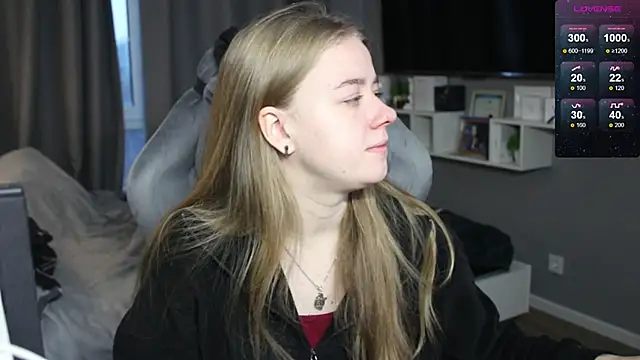 Snapshot of candy_maggie chatting on December 2024 07:32:01 AM candy maggie online show from December 2024 07:32:01 AM