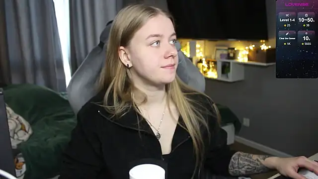 Snapshot of candy_maggie chatting on December 2024 11:10:02 AM candy maggie online show from December 2024 11:10:02 AM