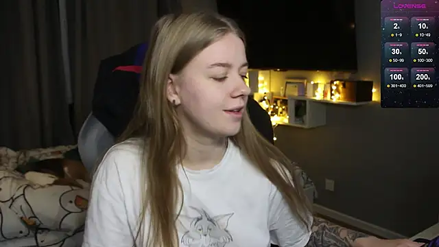 Snapshot of candy_maggie chatting on December 2024 02:16:02 PM candy maggie online show from December 2024 02:16:02 PM