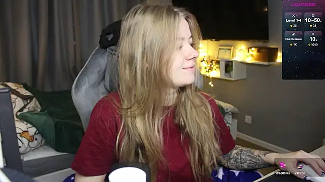 Snapshot of candy_maggie chatting on December 2024 09:09:02 AM candy maggie online show from December 2024 09:09:02 AM