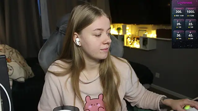 Snapshot of candy_maggie chatting on January 2025 01:35:01 PM candy maggie online show from January 2025 01:35:01 PM