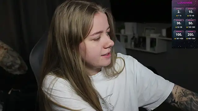 Snapshot of candy_maggie chatting on January 2025 05:12:02 PM candy maggie online show from January 2025 05:12:02 PM