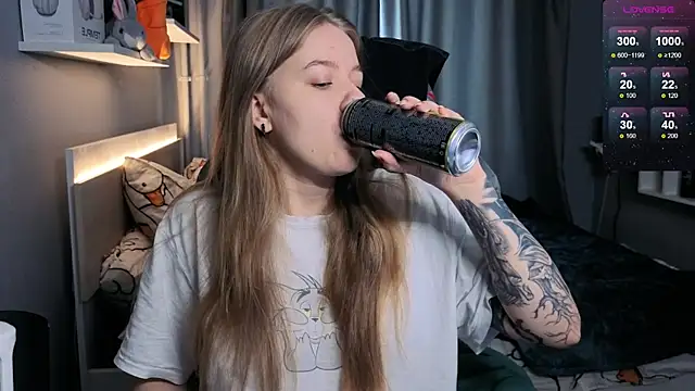 Snapshot of candy_maggie chatting on February 2025 09:09:01 AM candy maggie online show from February 2025 09:09:01 AM