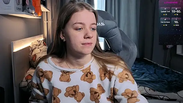 Snapshot of candy_maggie chatting on February 2025 01:17:02 PM candy maggie online show from February 2025 01:17:02 PM