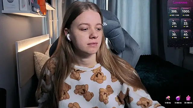 Snapshot of candy_maggie chatting on March 2025 12:07:02 PM candy maggie online show from March 2025 12:07:02 PM