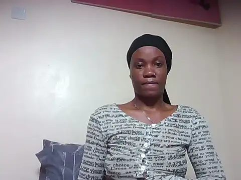 Snapshot of Creamy_candy17 chatting on November 2025 10:51:01 PM Creamy candy17 online show from November 2025 10:51:01 PM