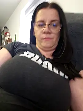 KristenVega online show from October 2025 01:06:02 PM