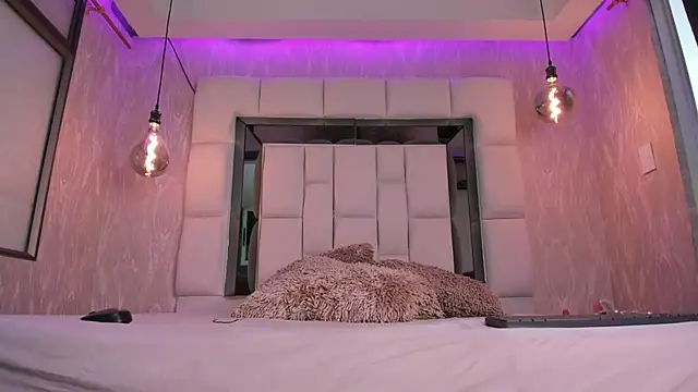 summer lee  online show from January 2025 09:00:01 PM