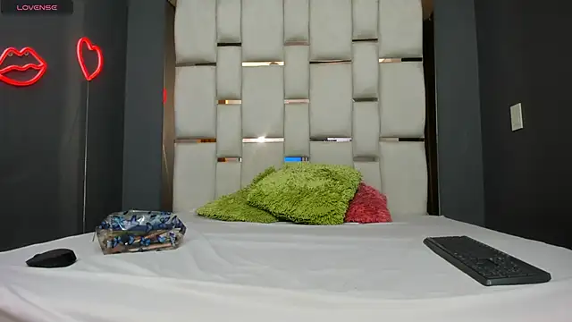 summer lee  online show from February 2025 02:46:01 PM