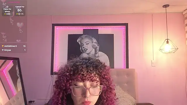 Snapshot of _Androm3da_ chatting on June 2026 12:44:02 AM Androm3da online show from June 2026 12:44:02 AM
